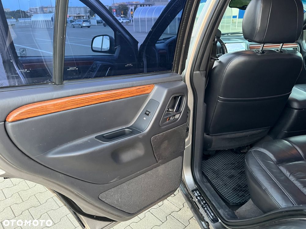 Jeep Grand Cherokee 4.7 Limited - 12