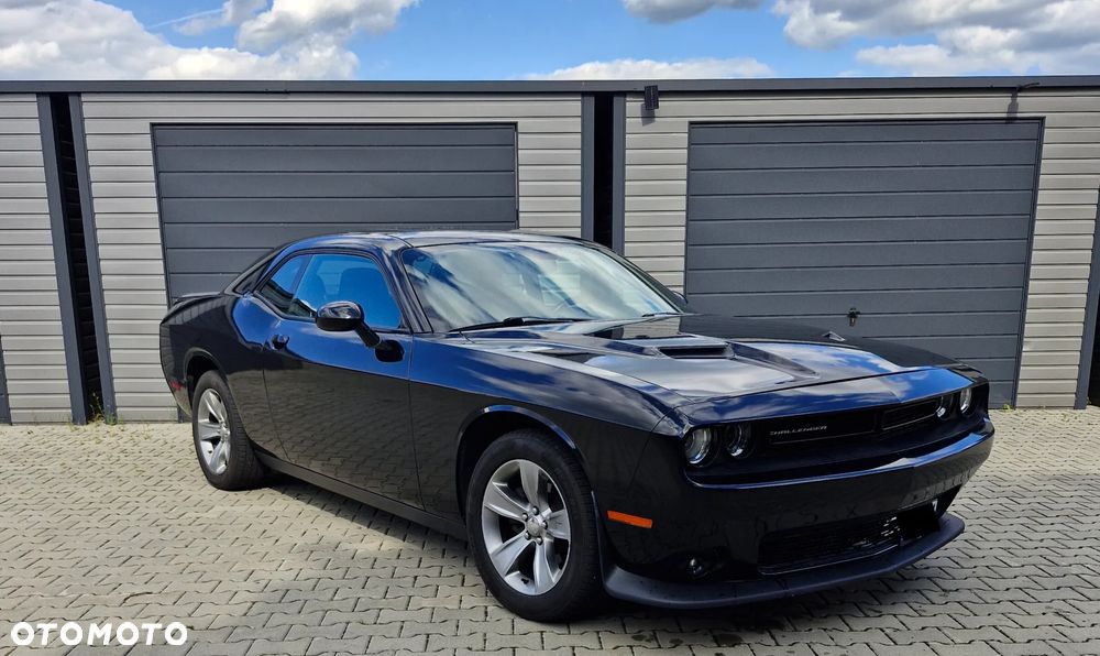 Dodge Challenger - 1