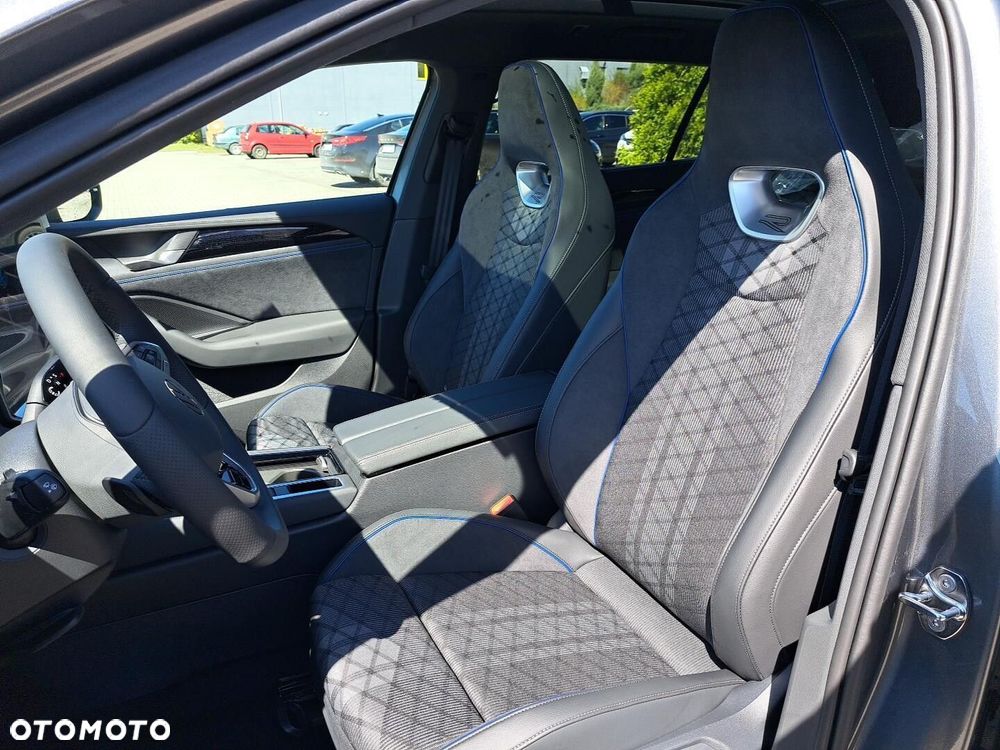Volkswagen Passat - 11
