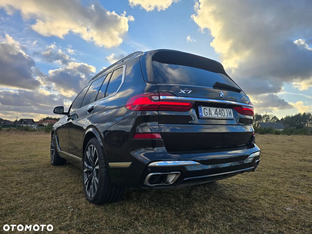 BMW X7 M50i - 16
