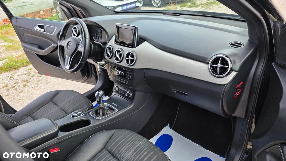 Mercedes-Benz Klasa B 180 BlueEFFICIENCY Edition 1 - 21