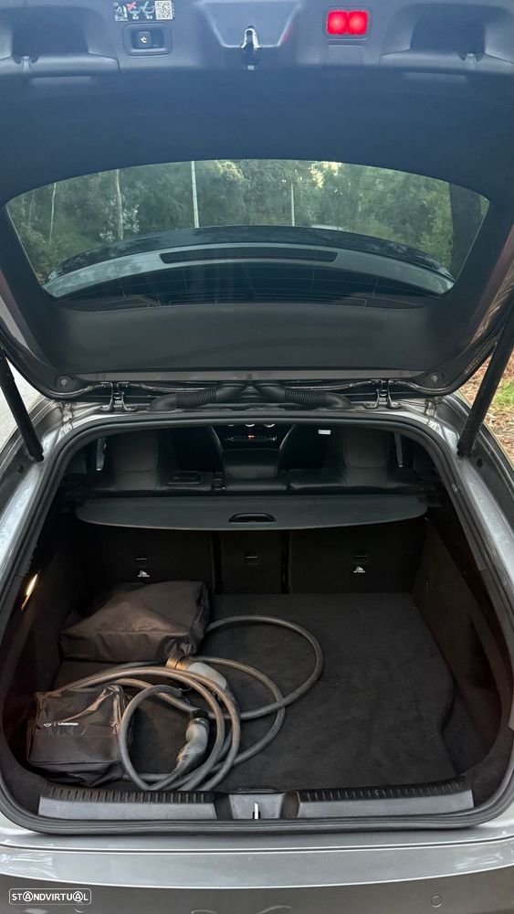 Mercedes-Benz CLA 250 e Shooting Brake AMG Line - 15