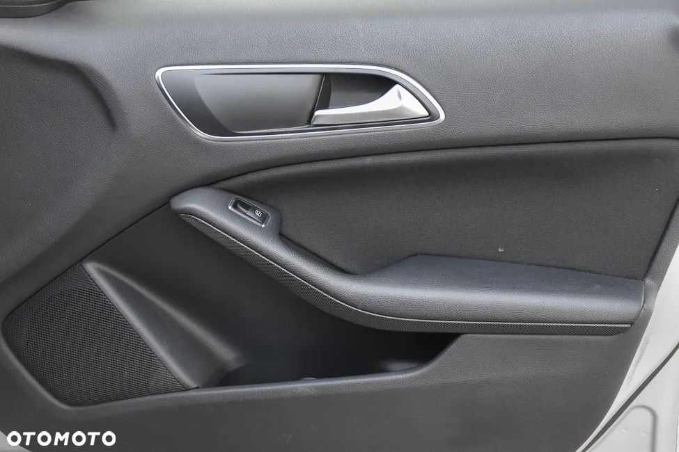Mercedes-Benz Klasa A 180 CDI 7G-DCT AMG Line - 22