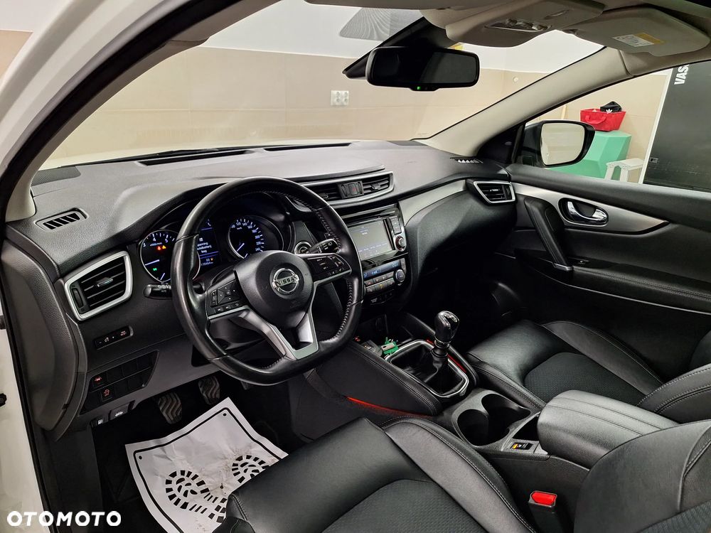 Nissan Qashqai 1.3 DIG-T Tekna EU6d - 17