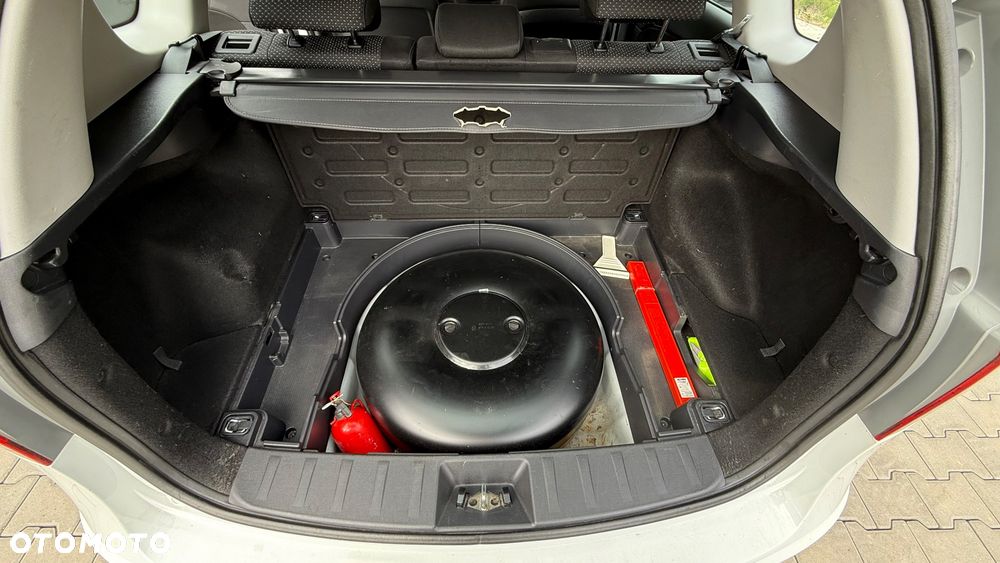 Hyundai i30 1.4 Classic + World Cup - 22
