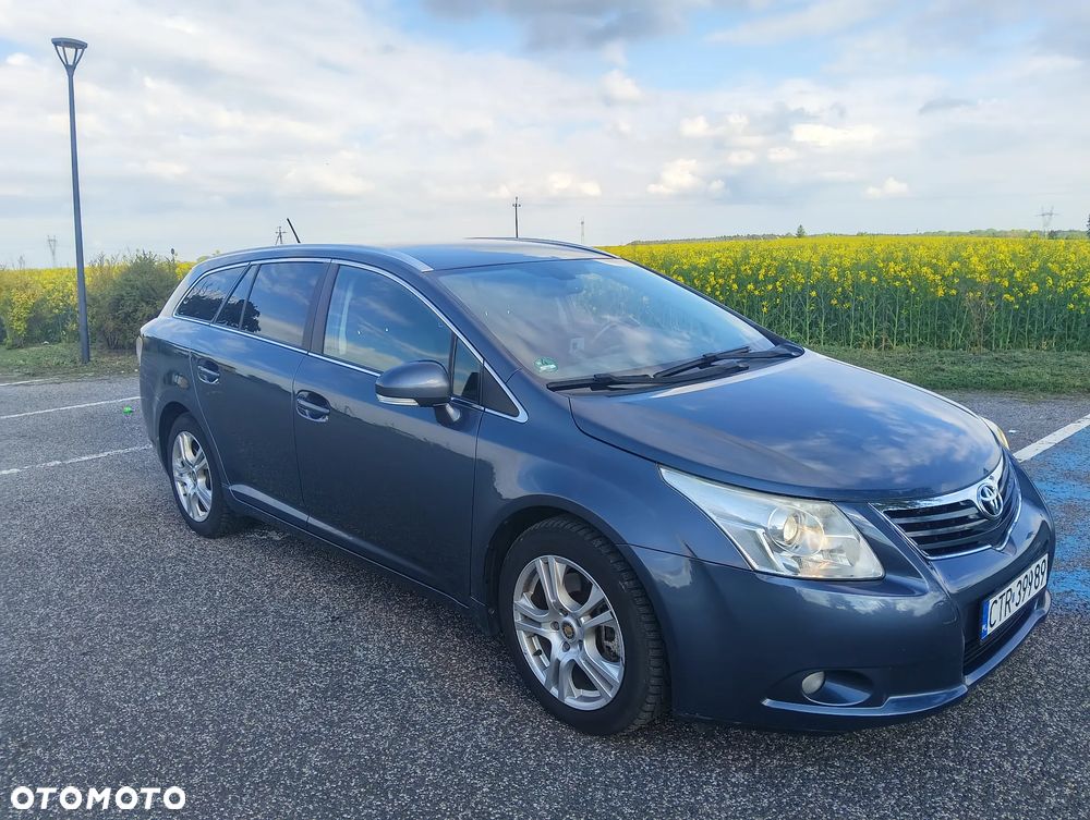 Toyota Avensis - 1