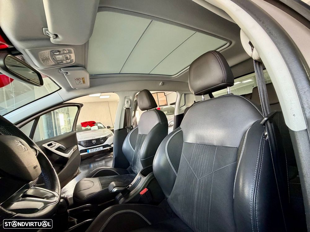 Peugeot 2008 1.2 PureTech Crossway - 30