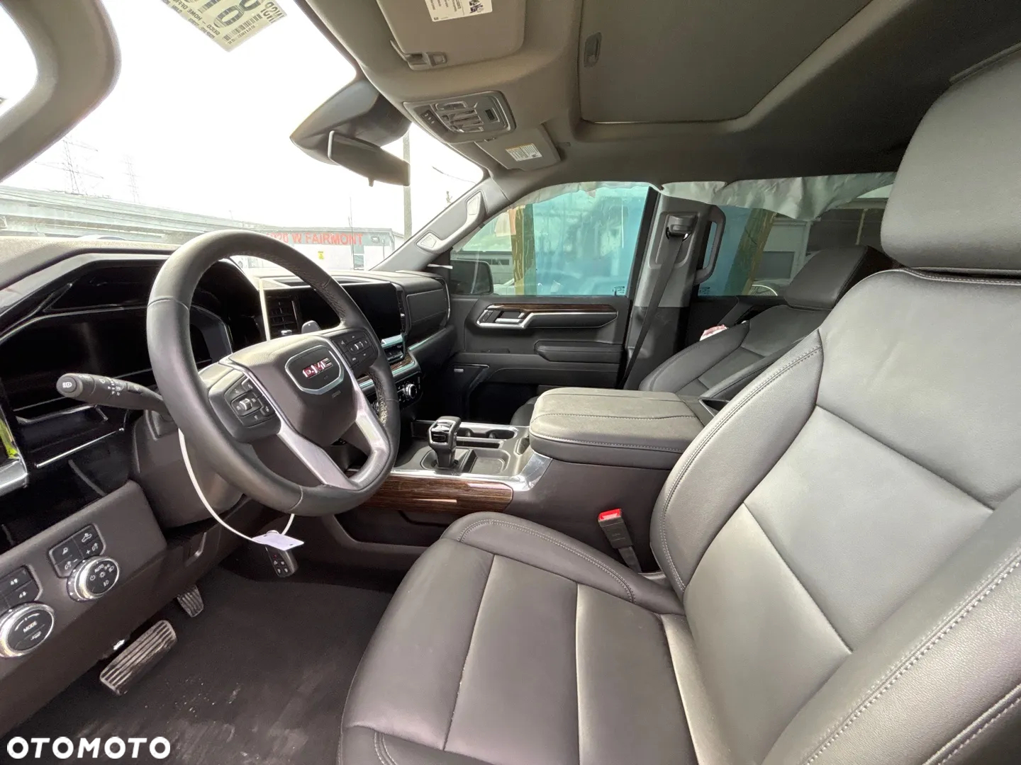 GMC Sierra - 12
