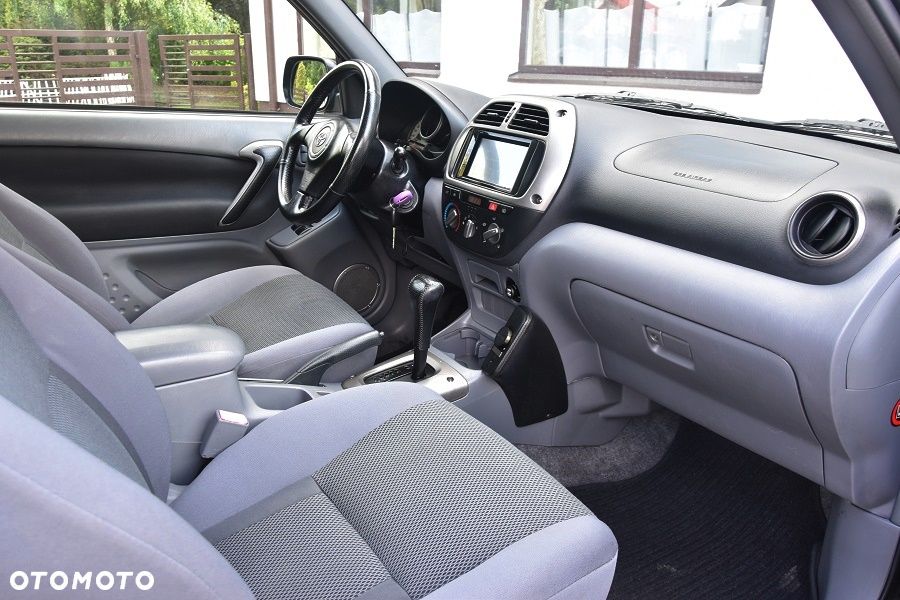 Toyota RAV4 2.0 VVT-i Sol - 17