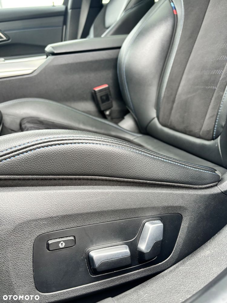 BMW Seria 3 330i xDrive M Sport sport - 15