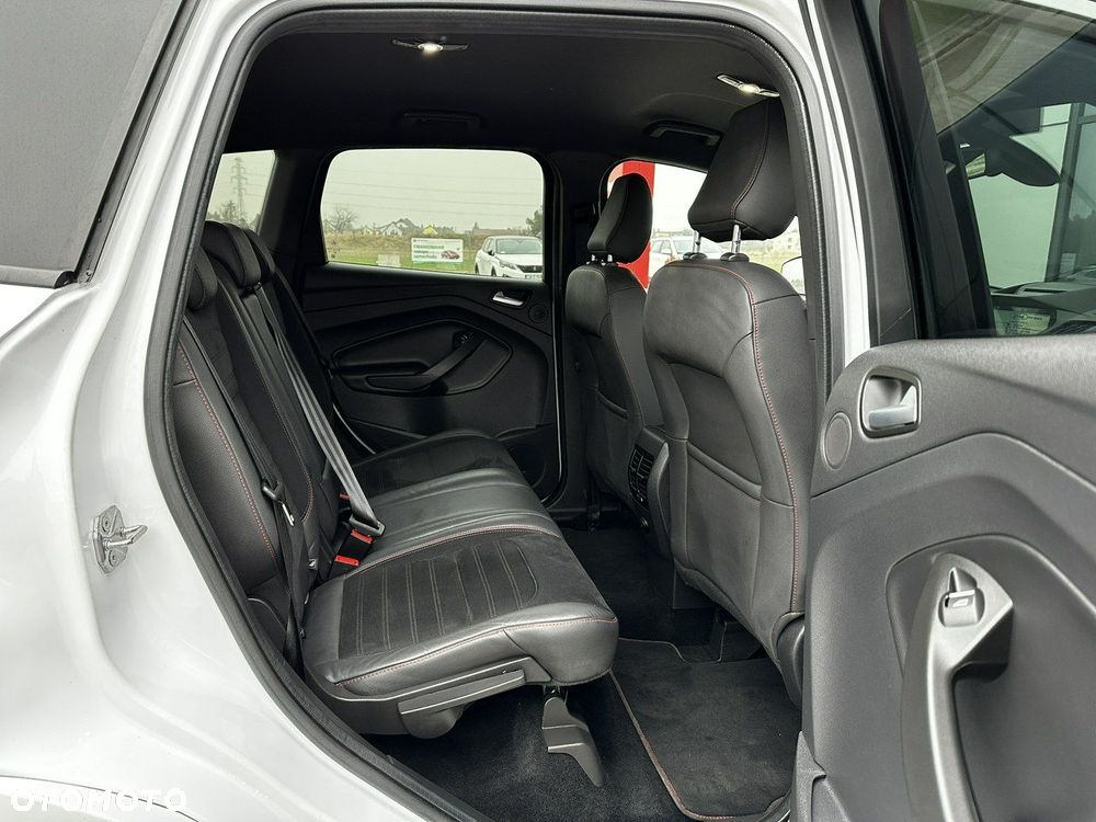 Ford Kuga 1.5 EcoBoost 2x4 ST-Line - 15