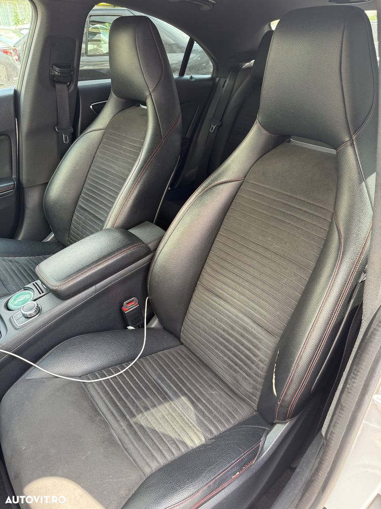 Mercedes-Benz CLA 250 4Matic 7G-DCT - 13