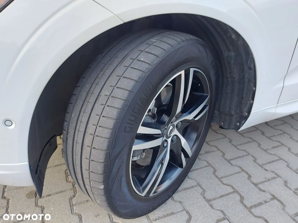 Volvo XC 60 T6 AWD R-Design - 21