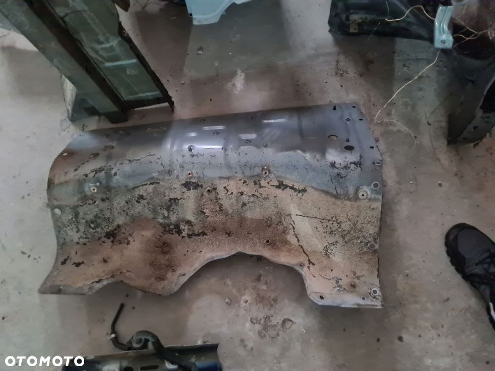 fartuch wewnętrzny lewy daihatsu feroza - 1