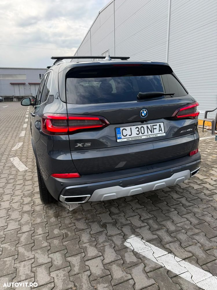 BMW X5 2021 — imagine 12