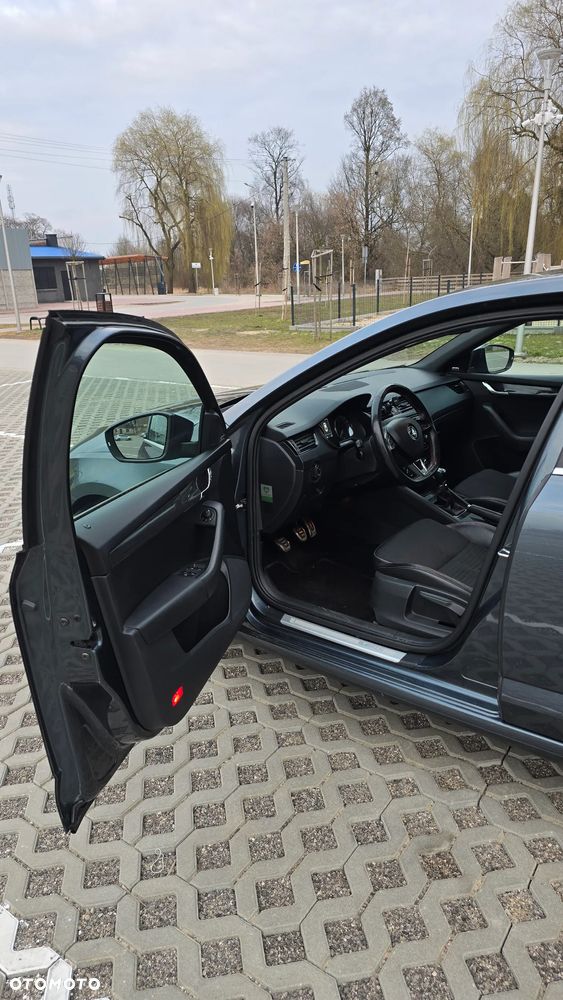 Skoda Octavia 2.0 TSI RS - 12