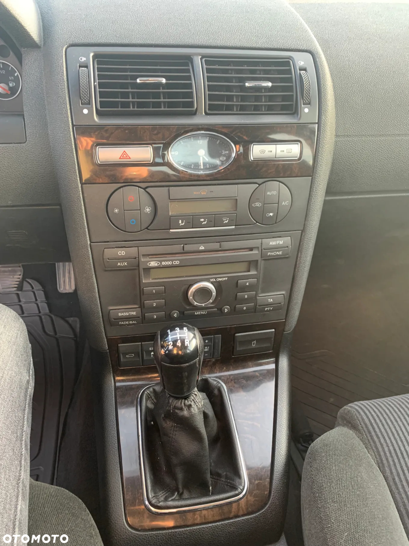 Ford Mondeo 2.0 Ghia - 9