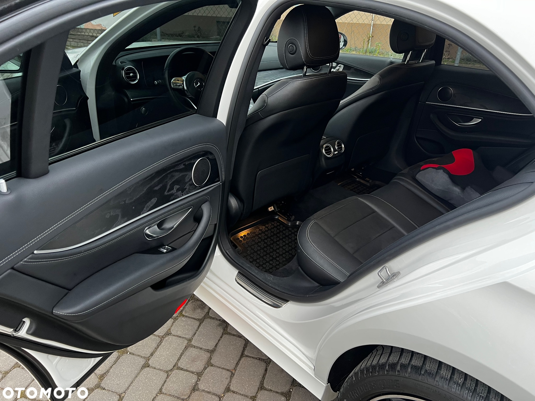 Mercedes-Benz Klasa E 220 d 4-Matic 9G-TRONIC - 12