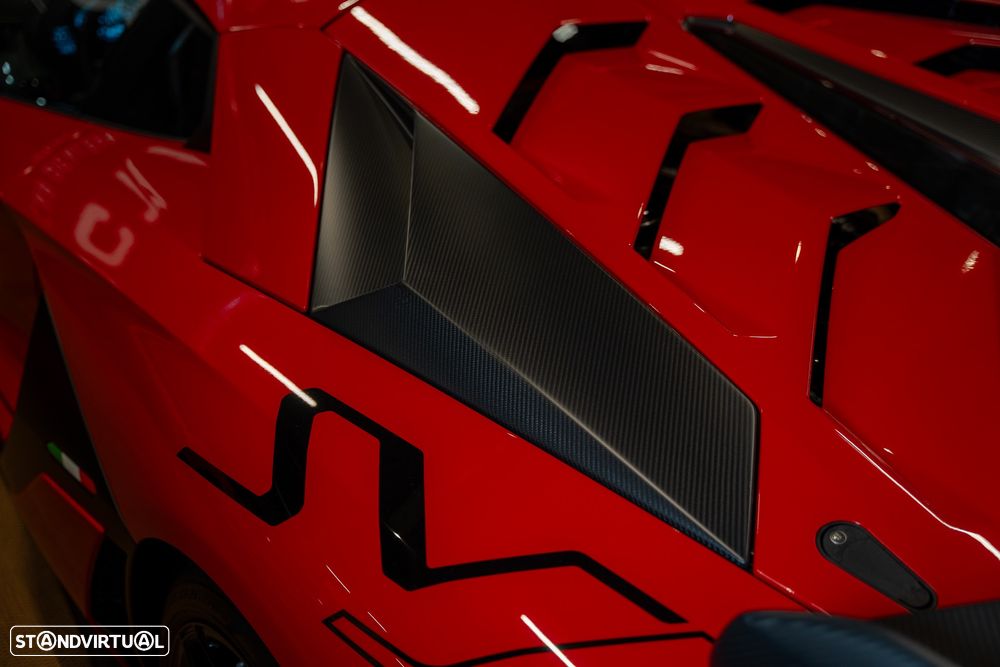 Lamborghini Aventador SVJ - 11