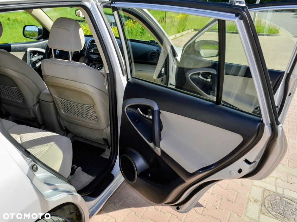 Toyota RAV4 2.0 4x4 Sol - 8