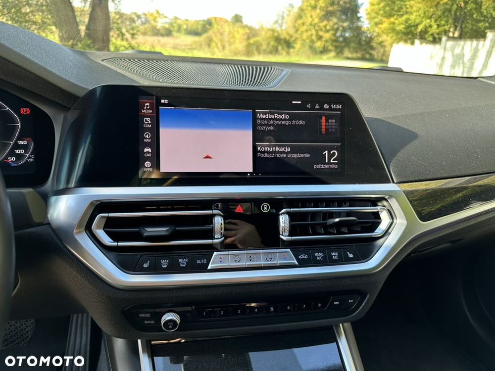 BMW Seria 3 330i Sport Line - 18