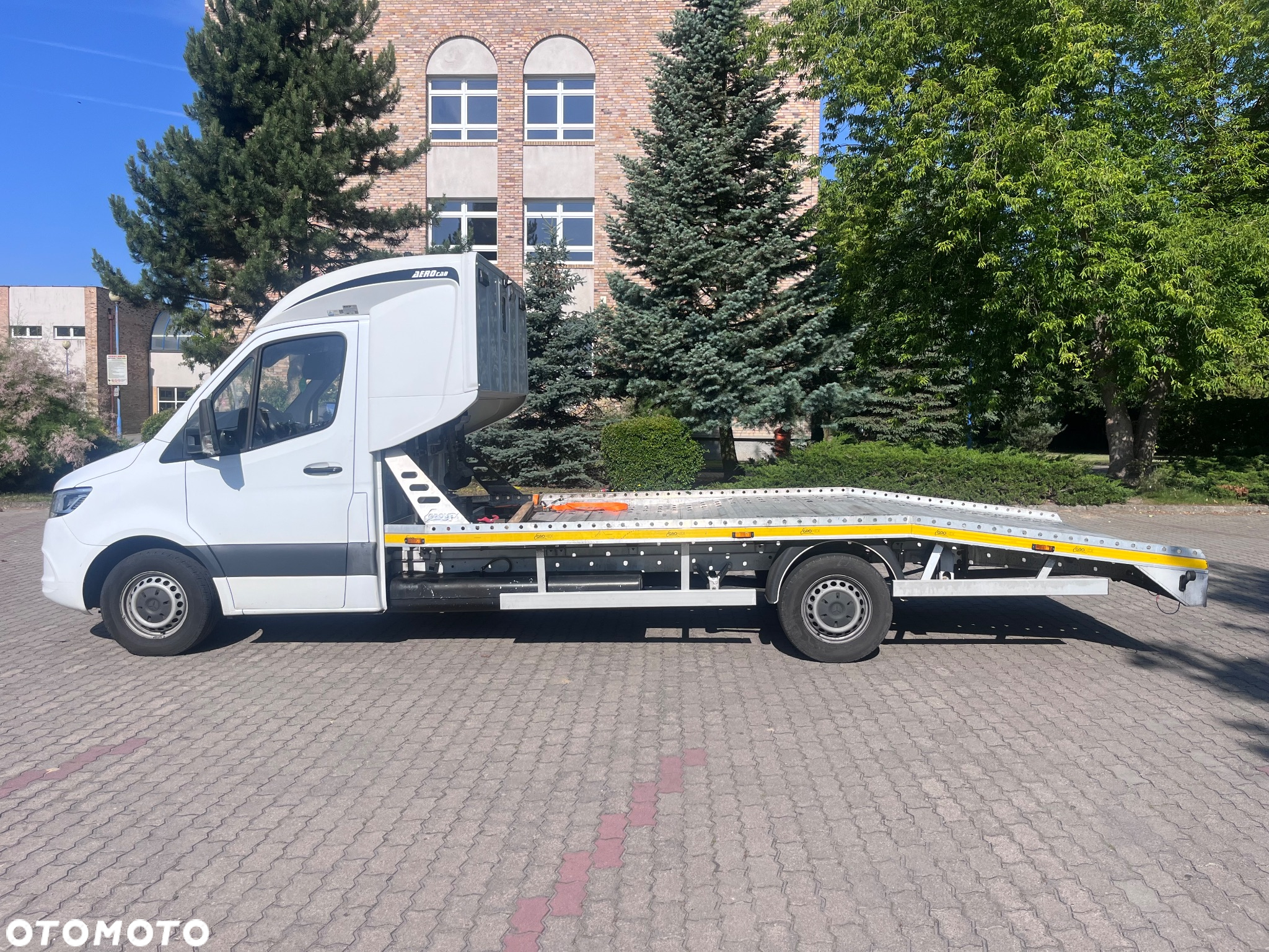 Mercedes-Benz Sprinter - 2