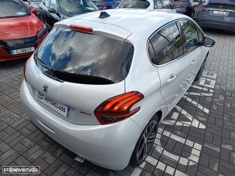 Peugeot 208 1.2 PureTech GT Line - 11