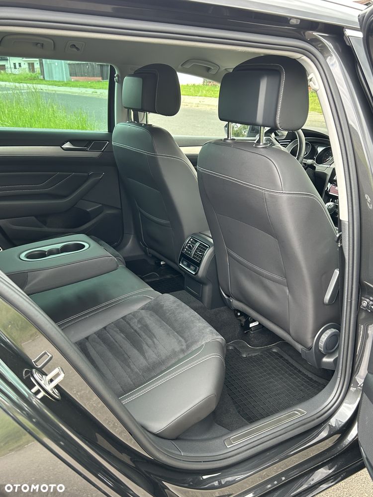 Volkswagen Passat 2.0 TDI SCR DSG Comfortline - 12