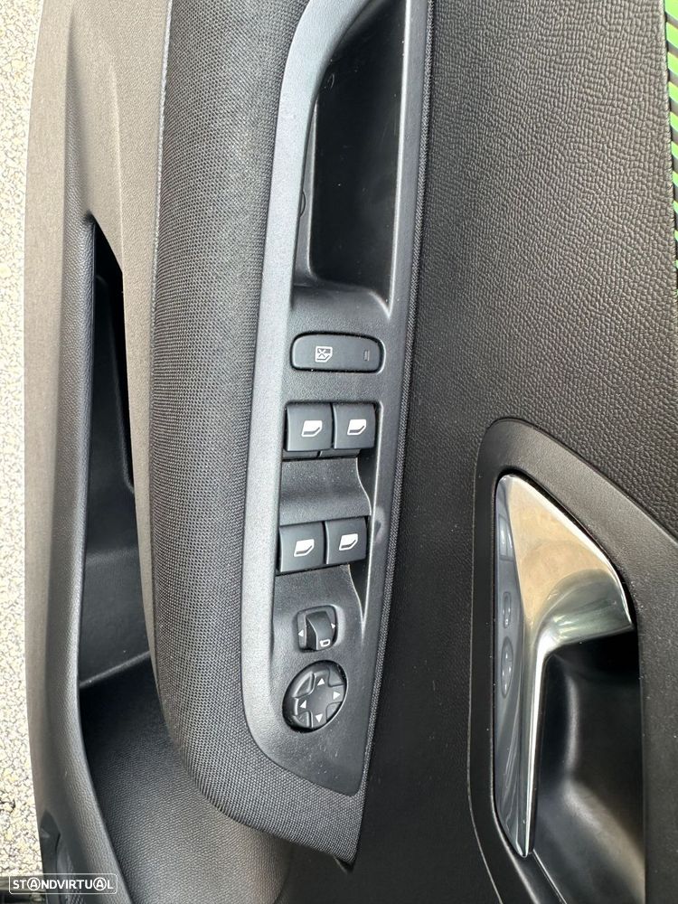 Peugeot 208 1.2 PureTech Active Pack - 12