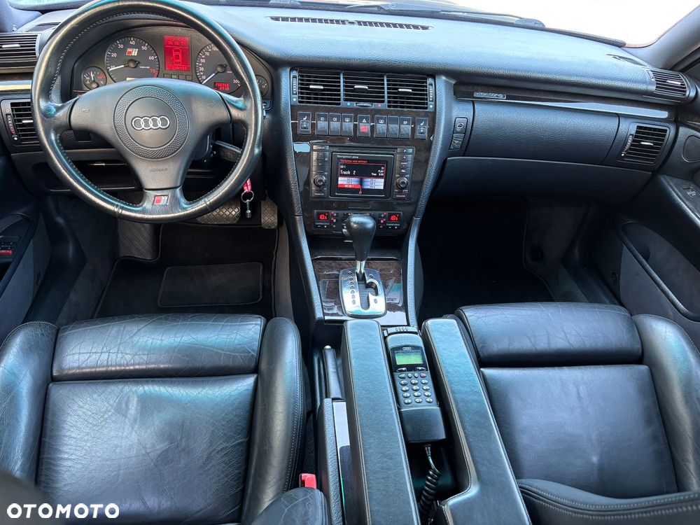 Audi S8 - 13