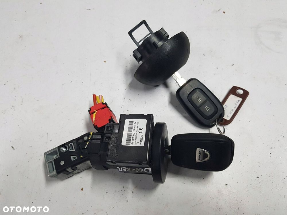 DACIA DOKKER LIFT 17-21r STACYJKA KLUCZYKI - 1