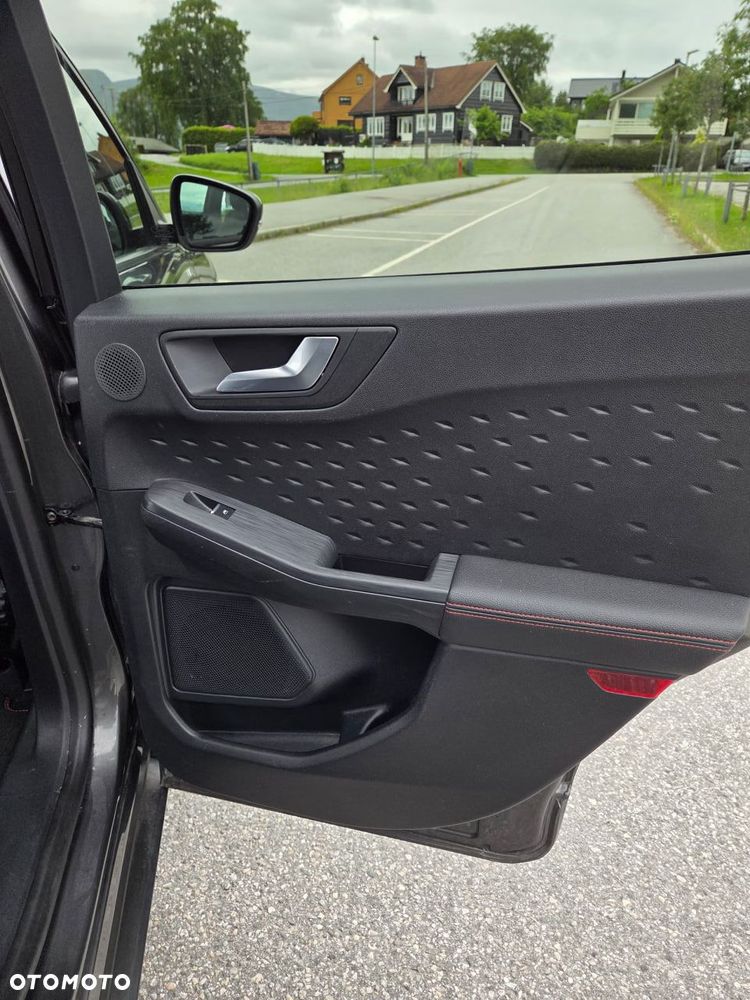 Ford Kuga 2.5 Duratec PHEV ST-LINE X - 29