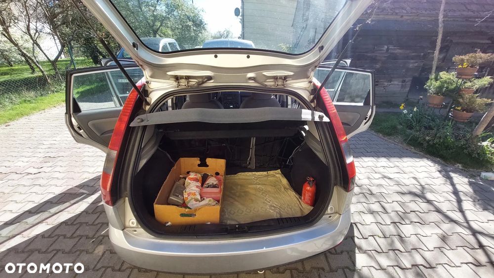 Ford Fiesta 1.3 - 9