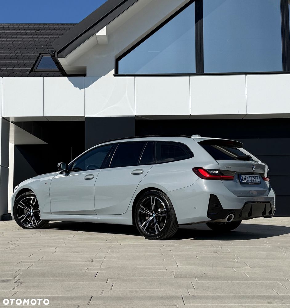 BMW Seria 3 330i xDrive M Sport - 32
