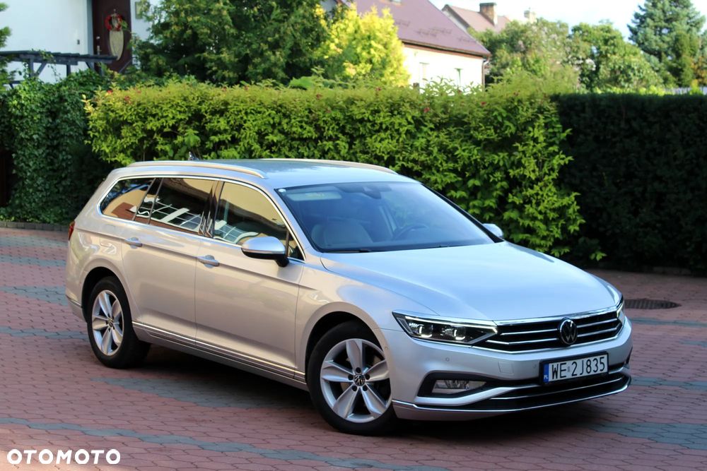 Volkswagen Passat - 1