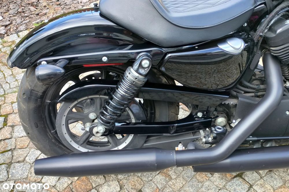 Harley-Davidson Sportster Iron 1200 - 12