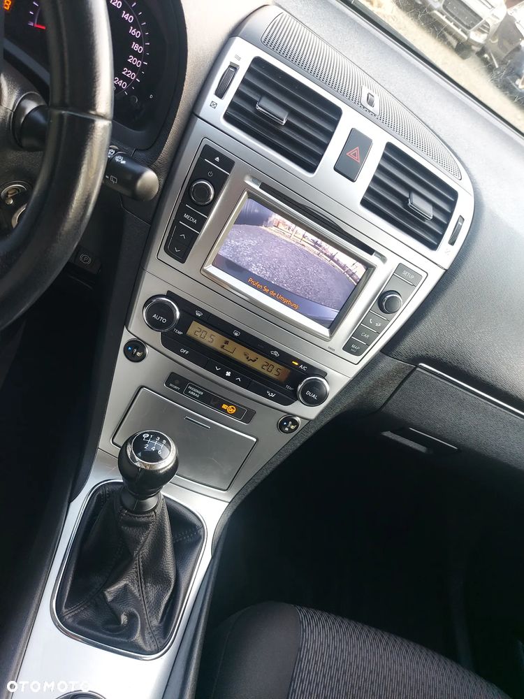 Toyota Avensis - 29