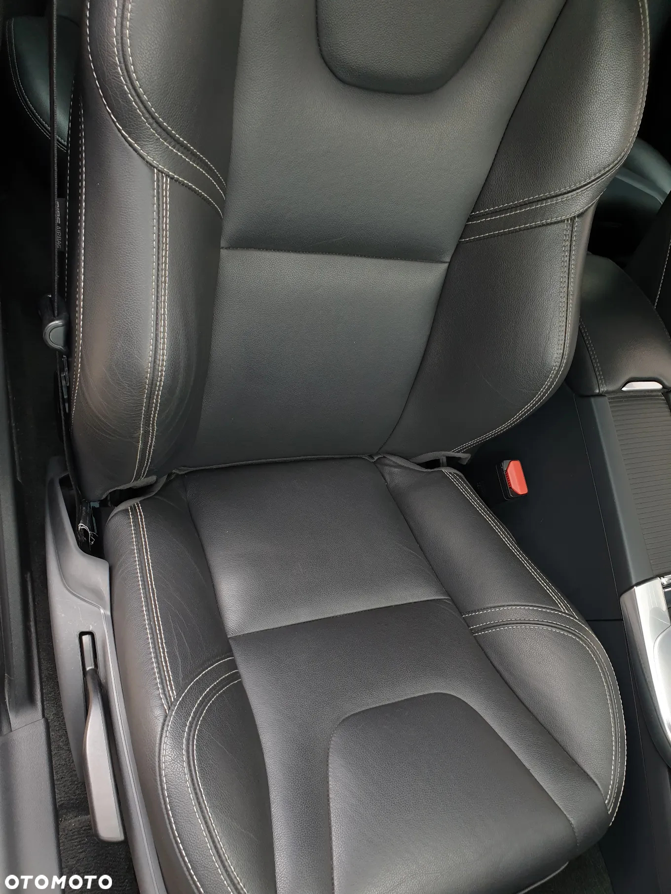 Volvo V60 D4 Summum - 32