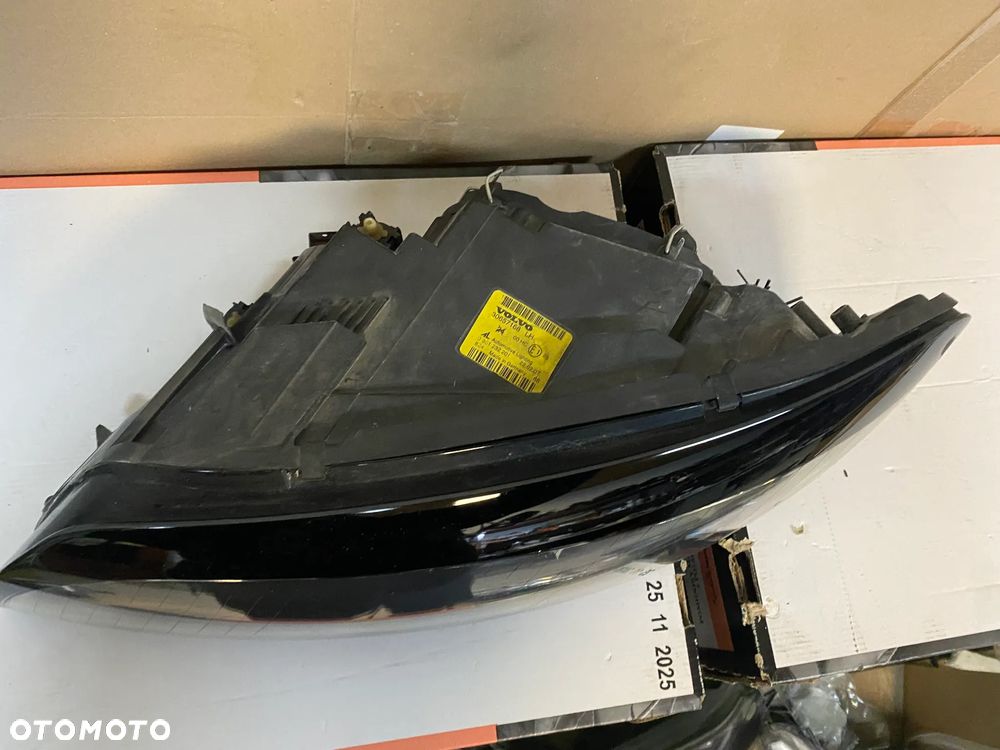 lampa volvo c30 zwykła lewa eu cała - 3