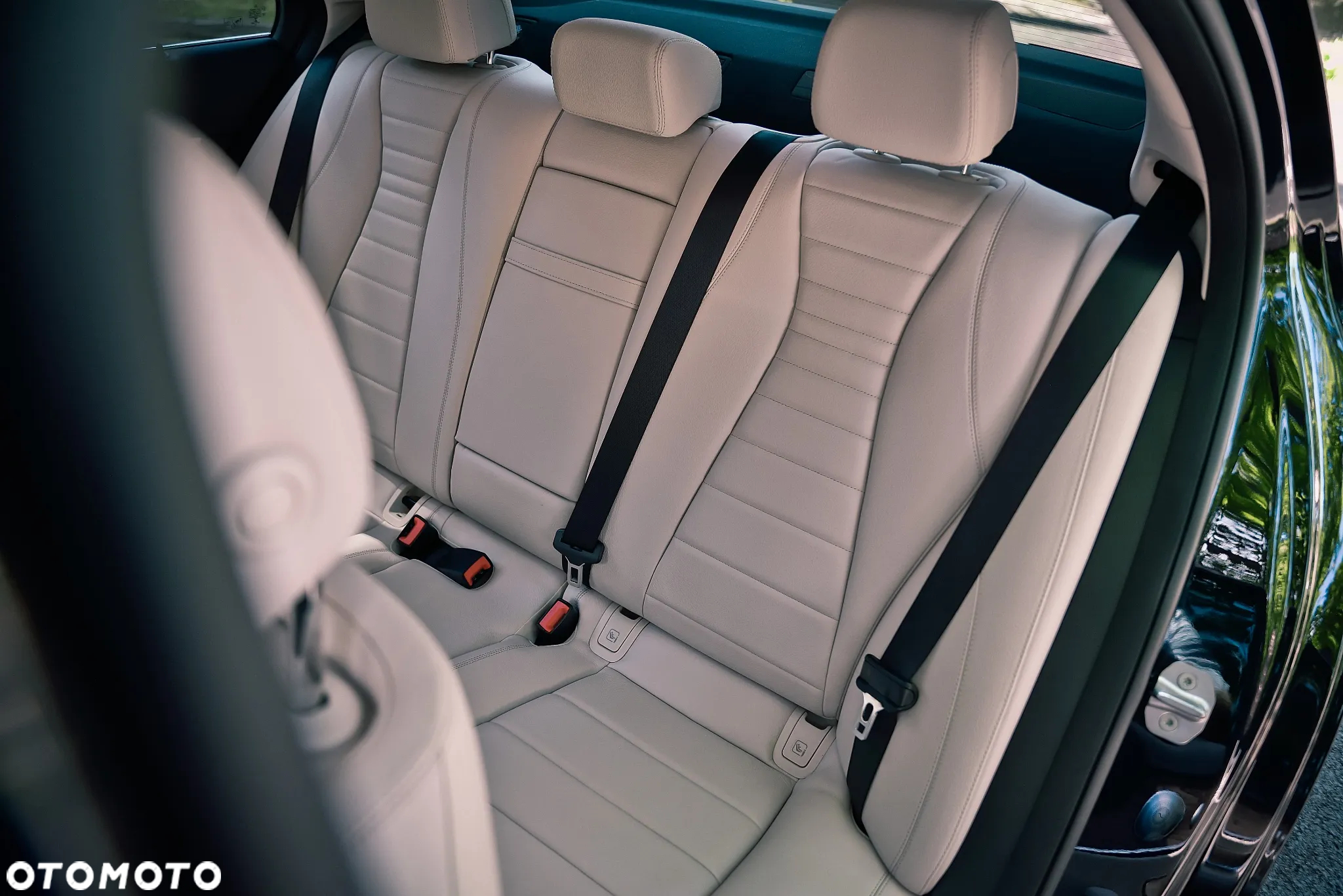 Mercedes-Benz Klasa E 400 4Matic 9G-TRONIC Avantgarde - 40