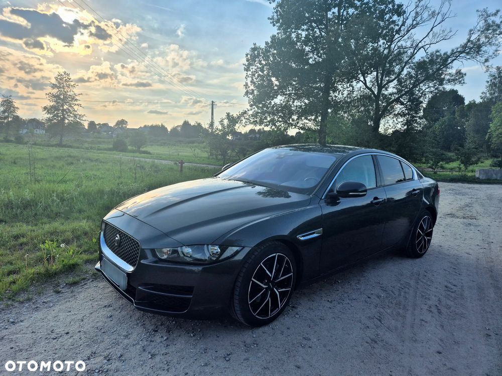 Jaguar XE 20d Prestige - 2