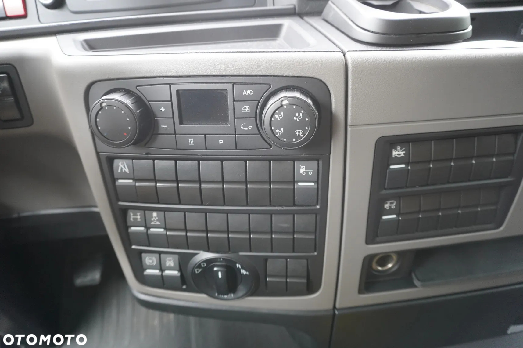 MAN TGX 18.430 / Kontener 18 EPAL / Przyczepa Fruehauf 18 EPAL / 2021 - 26