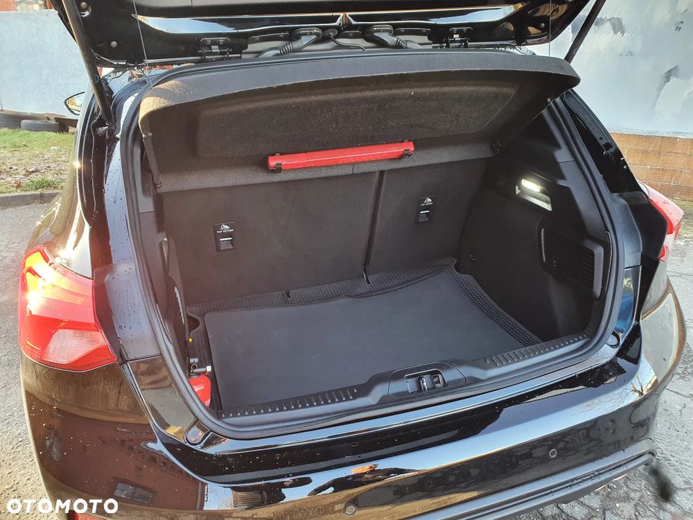 Ford Focus 1.5 EcoBlue STart-Stopp-System ST-LINE X - 25