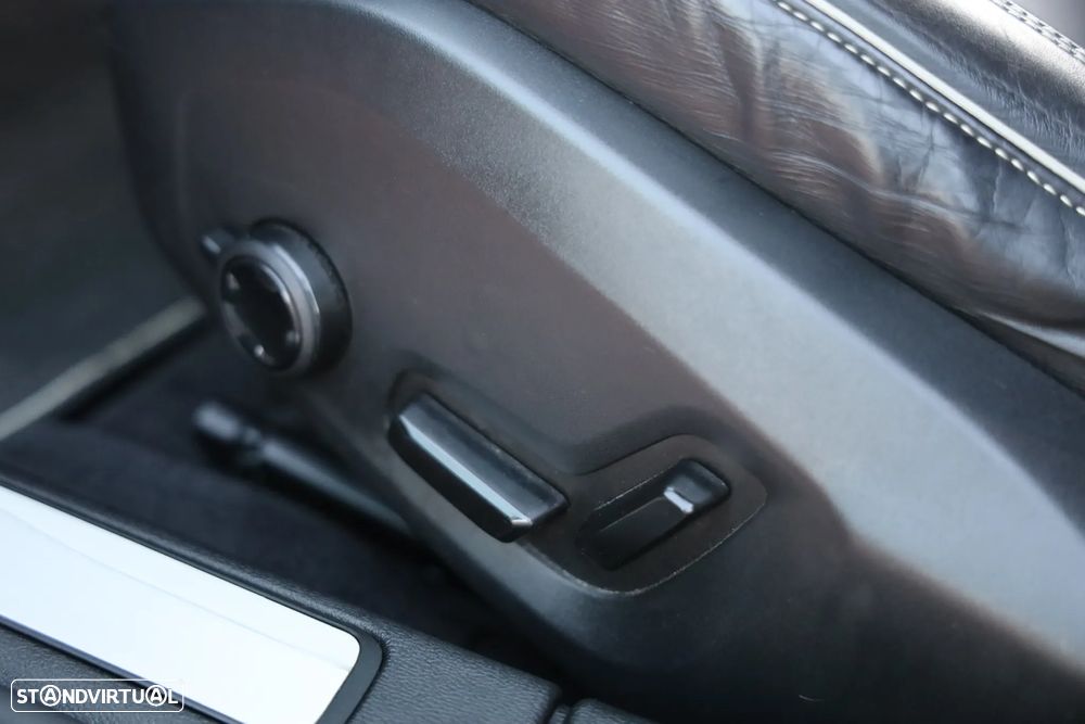 Volvo V60 2.0 T8 AWD TE R-Design - 23