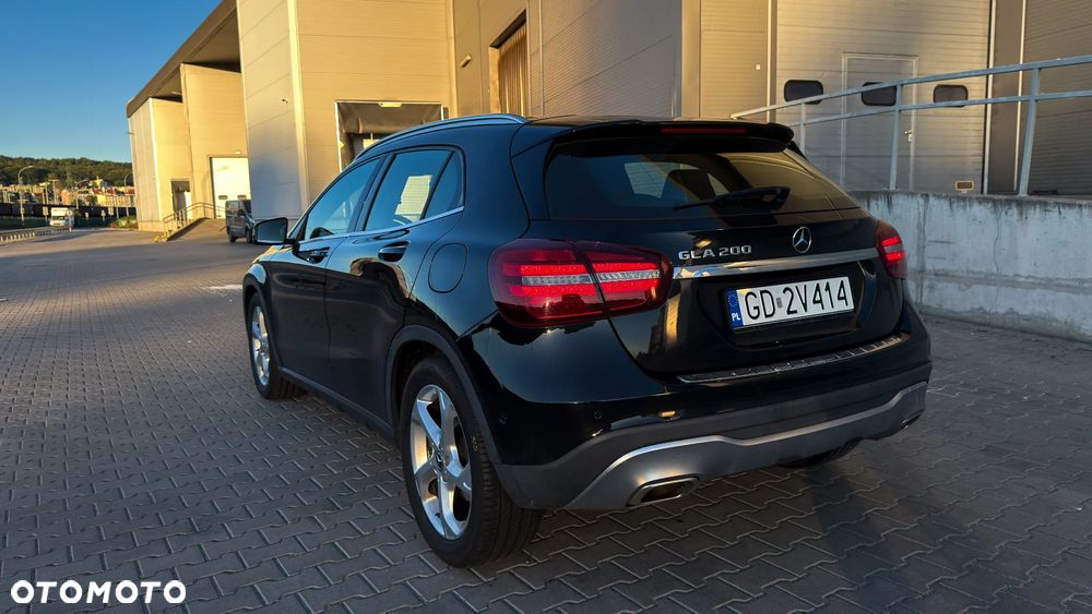 Mercedes-Benz GLA 200 7G-DCT - 20