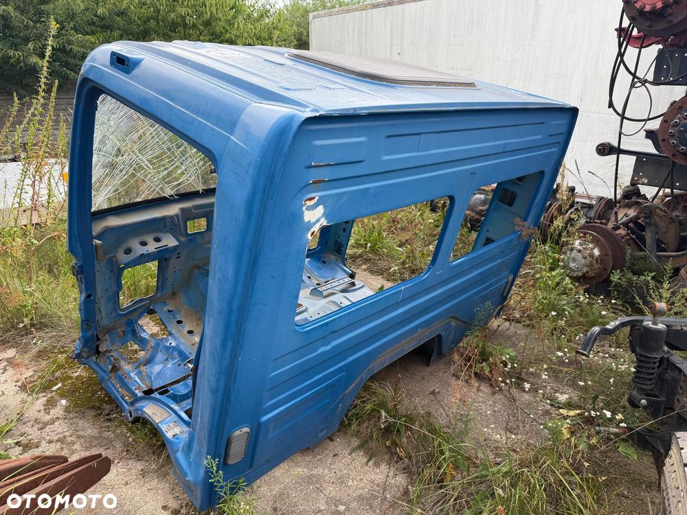 Kabina do Mercedes-Benz ATEGO - 3