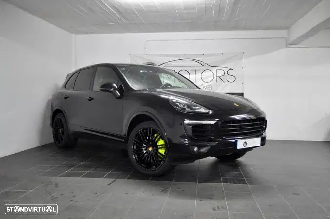 Porsche Cayenne S E-Hybrid - 1