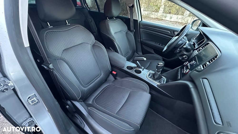 Renault Megane BLUE dCi 115 BUSINESS EDITION - 11