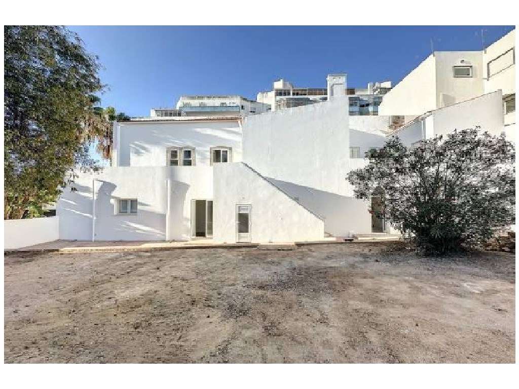 Moradia T4 remodelada com garagem e jardim localizada em Portimão, ... - Grande imagem: 4/34