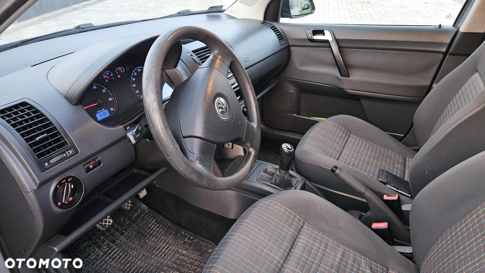 Volkswagen Polo 1.4 16V Comfortline - 3